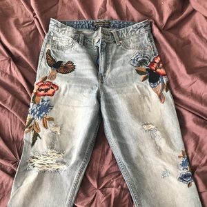 Thought they’d fit me; worn at least 3-4 times.